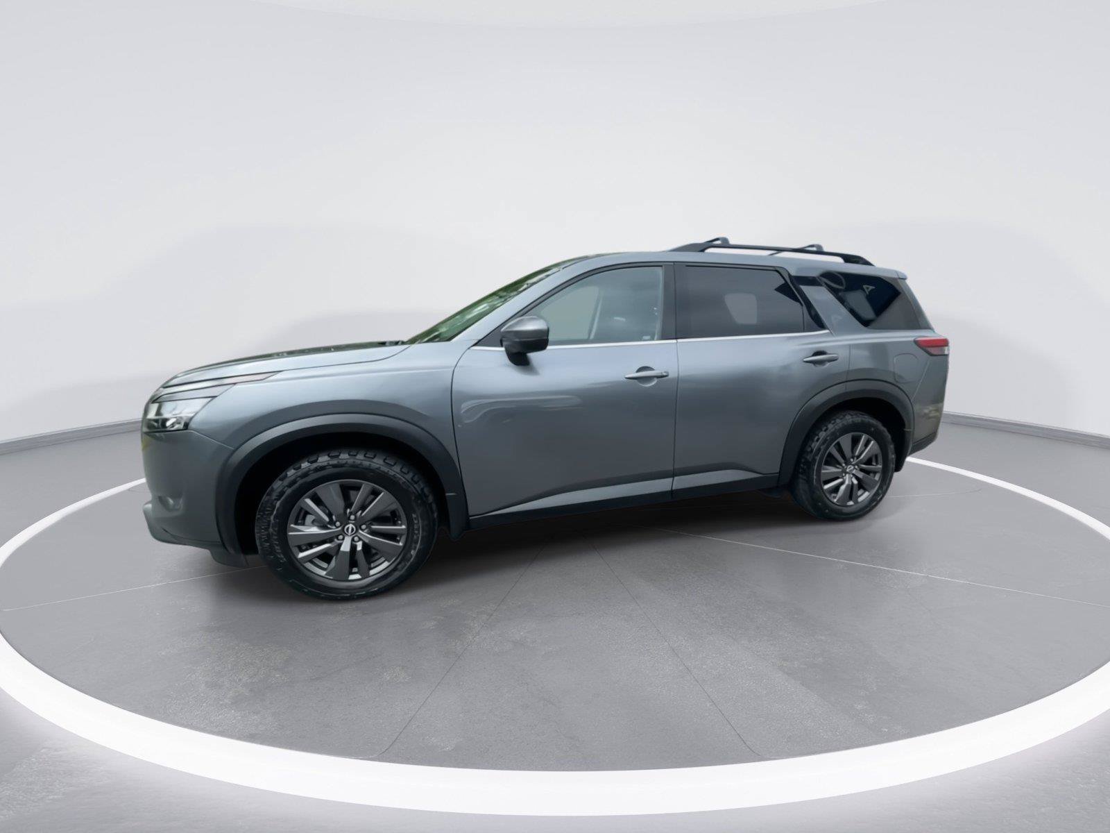 Used 2022 Nissan Pathfinder SV w/ SV Premium Package AWD/4WD image 5