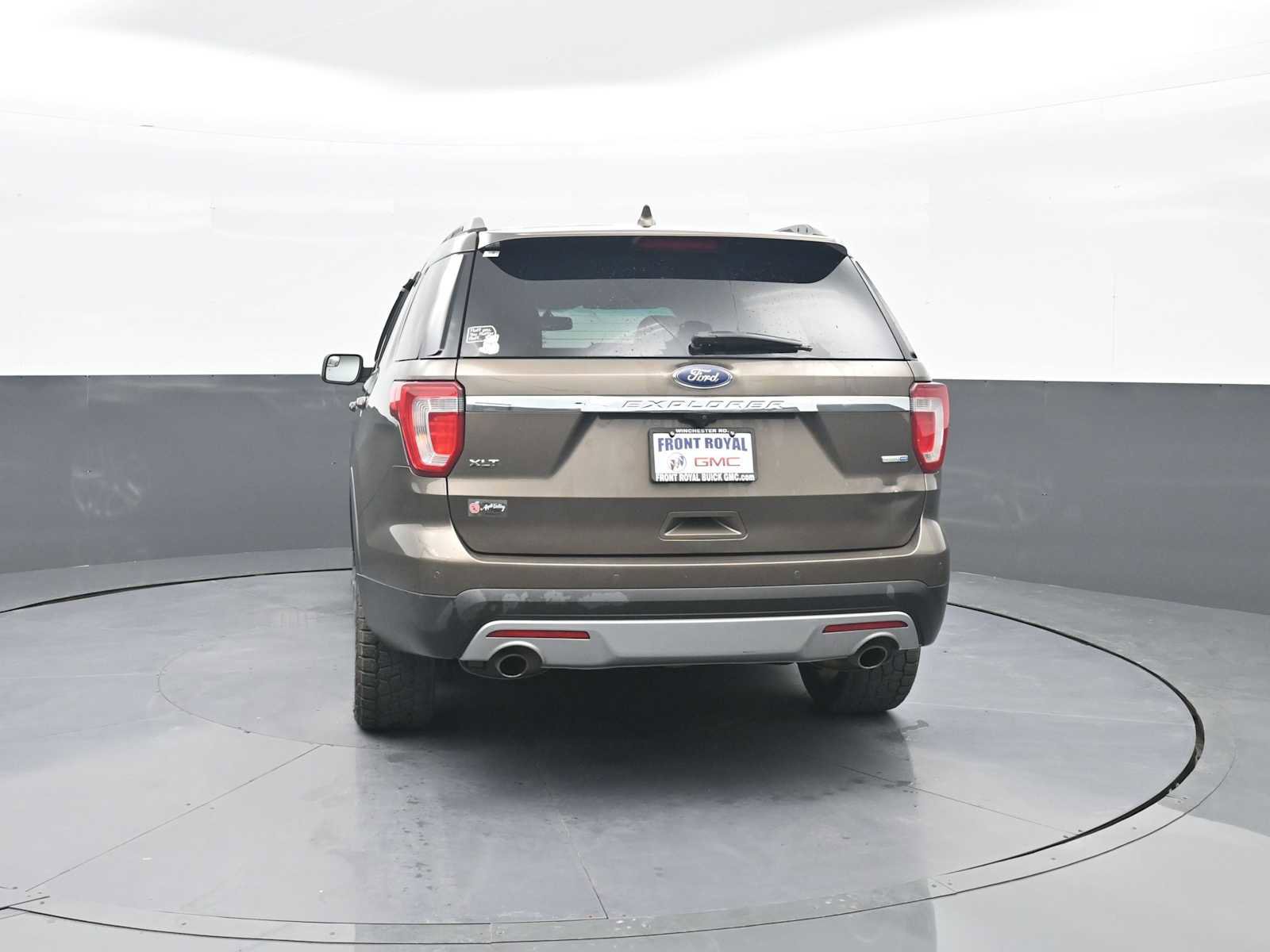 Used 2016 Ford Explorer XLT w/ Equipment Group 202A AWD/4WD image 6
