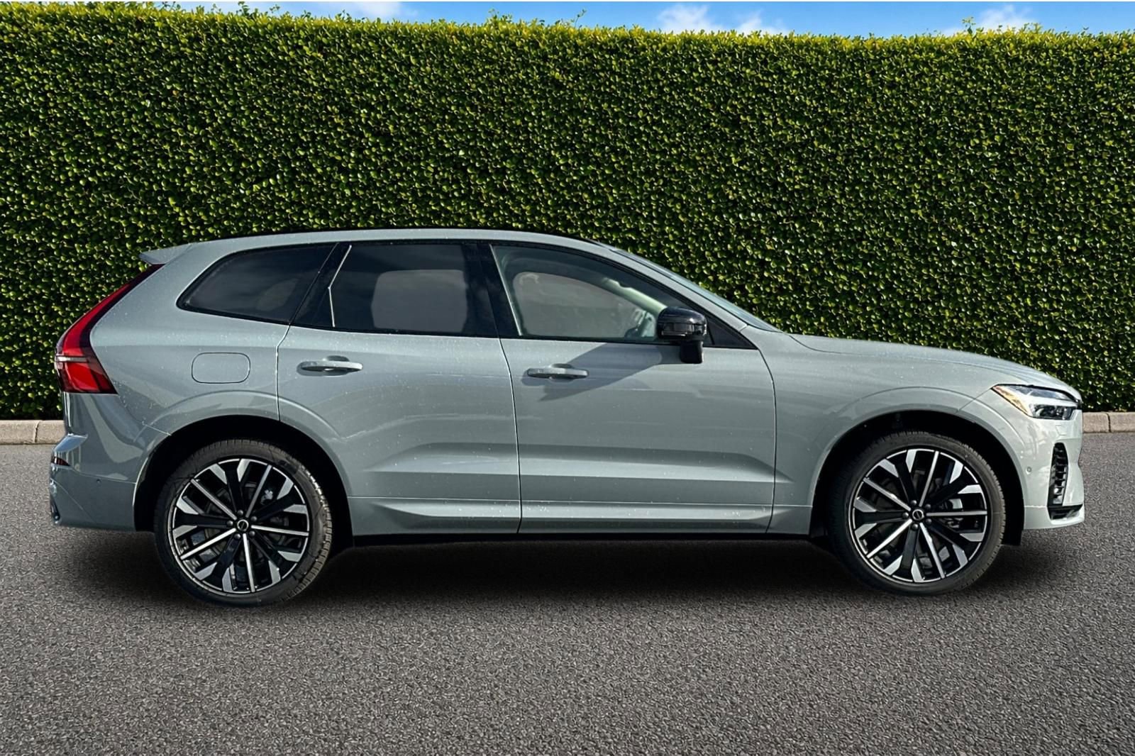 New 2026 Volvo XC60 T8 Ultra w/ Climate Package AWD/4WD image 7