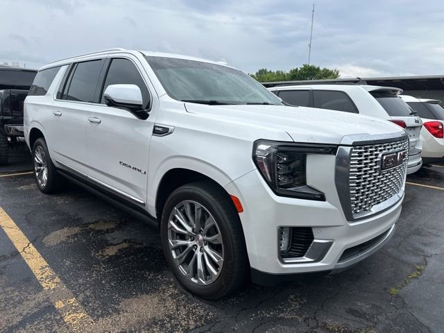 Used 2022 GMC Yukon XL Denali AWD/4WD image 7