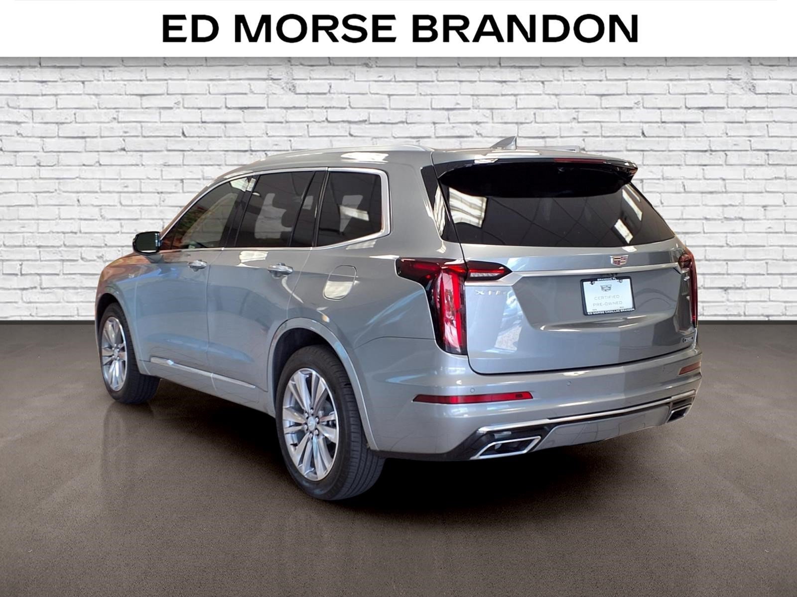 Certified 2025 Cadillac XT6 Premium Luxury FWD image 3