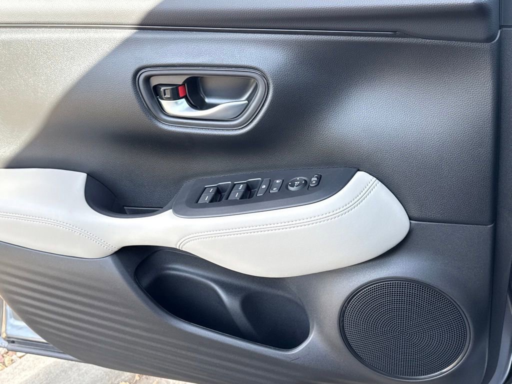 Certified 2026 Honda HR-V LX image 30