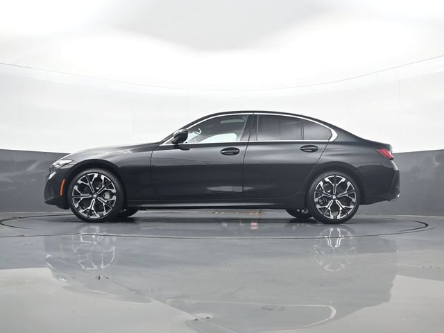 Used 2025 BMW 330i xDrive Sedan w/ Premium Package AWD/4WD image 28