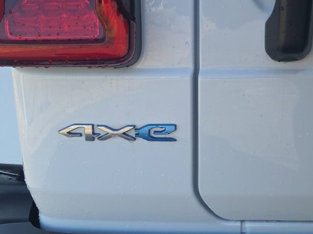 Used 2023 Jeep Wrangler Unlimited Sahara w/ Cold Weather Group image 11