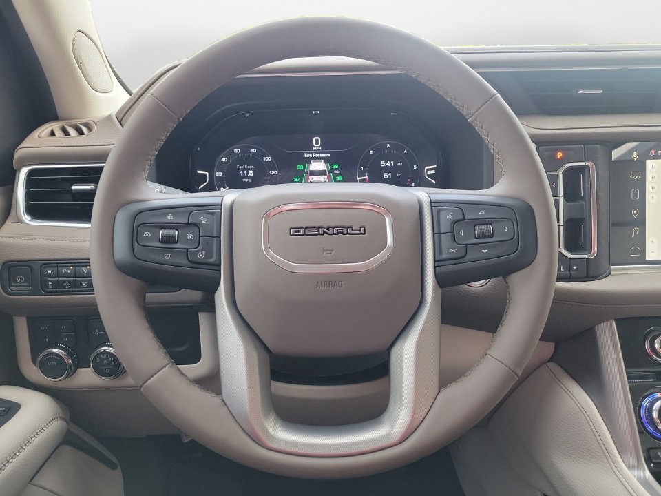 Used 2023 GMC Yukon Denali image 13