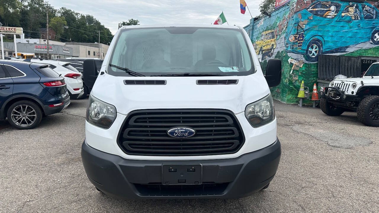 Used 2015 Ford Transit 250 130 Low Roof RWD image 2