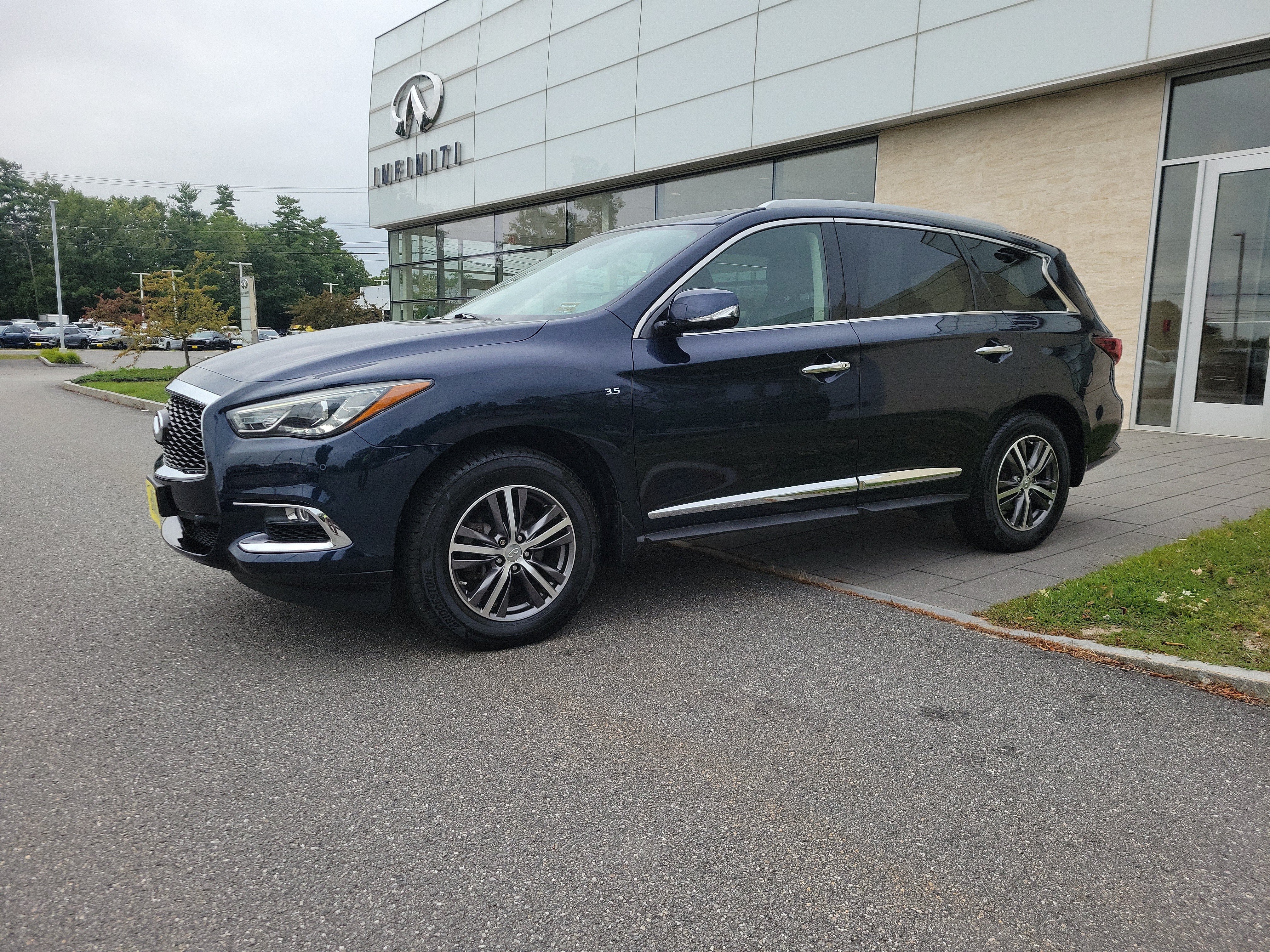 Used 2018 INFINITI QX60 Luxe w/ Premium Plus Package AWD/4WD video 1