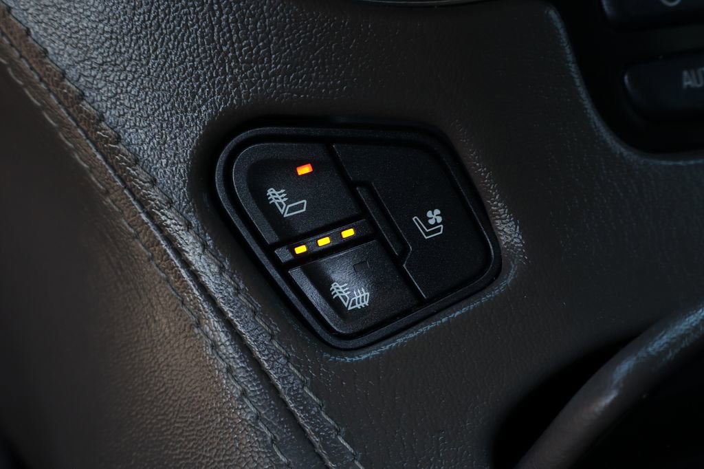 Used 2019 GMC Yukon XL Denali w/ Open Road Package AWD/4WD image 45