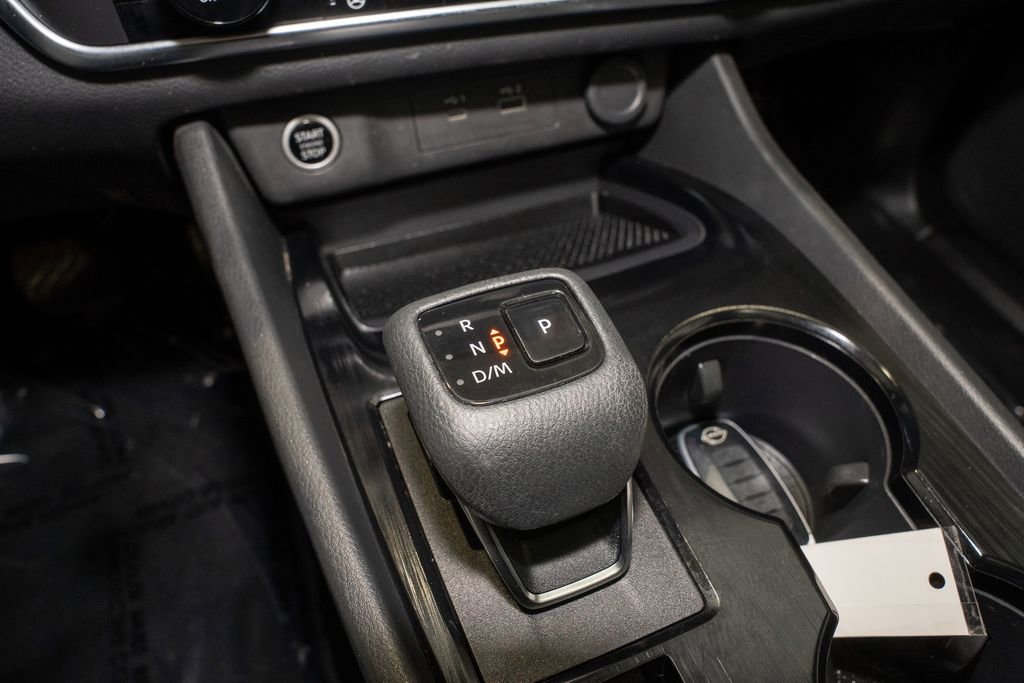 Used 2023 Nissan Rogue SV w/ SV Premium B Package image 18