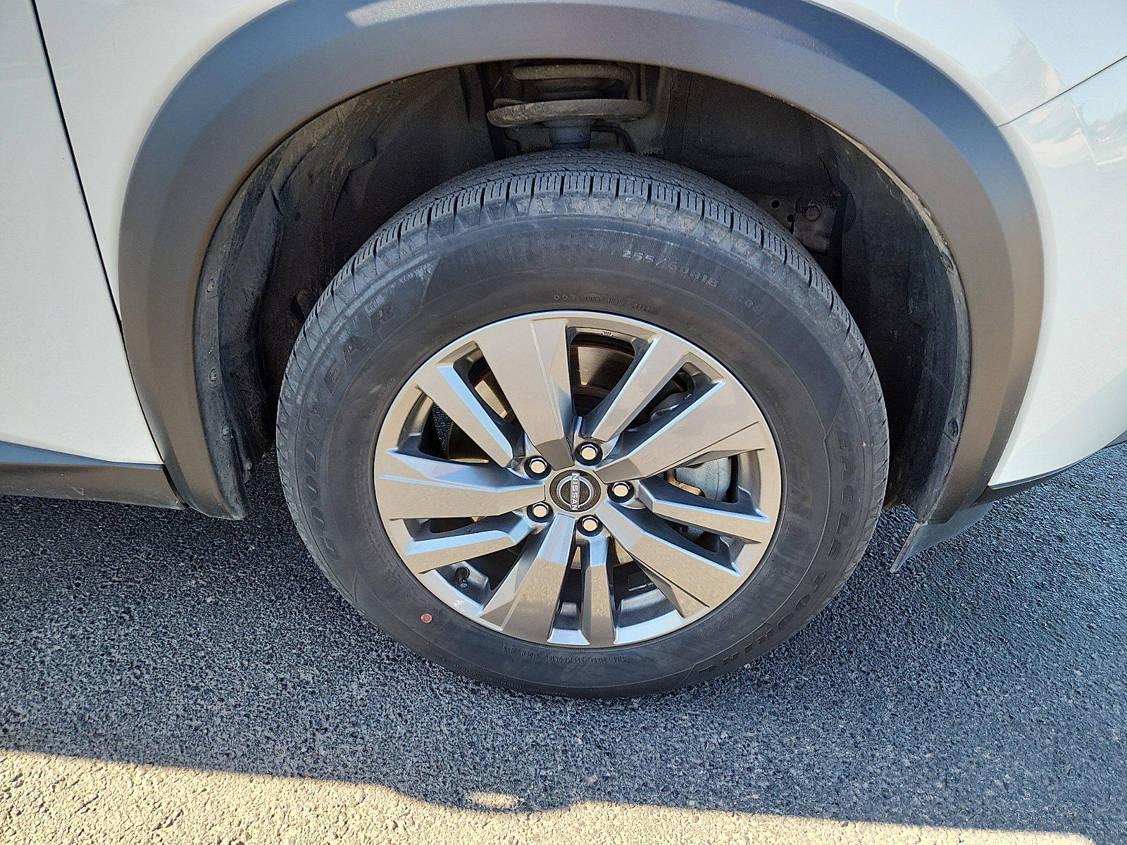 Used 2025 Nissan Pathfinder SV image 9