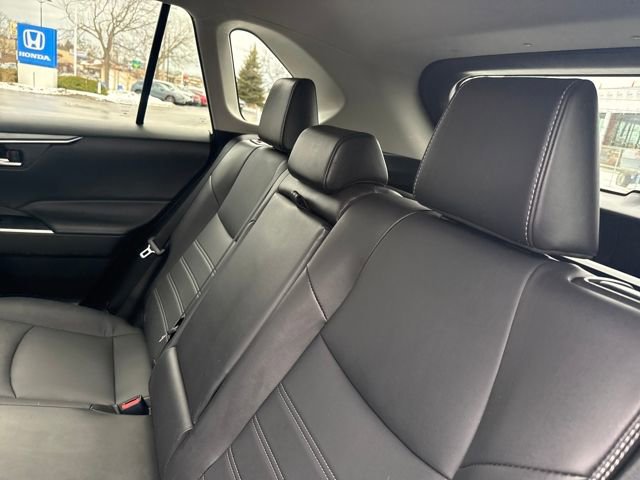 Used 2022 Toyota RAV4 XLE Premium image 19