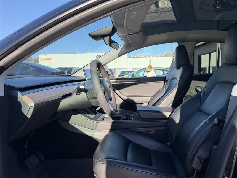 Used 2023 Tesla Model Y Long Range AWD/4WD image 9