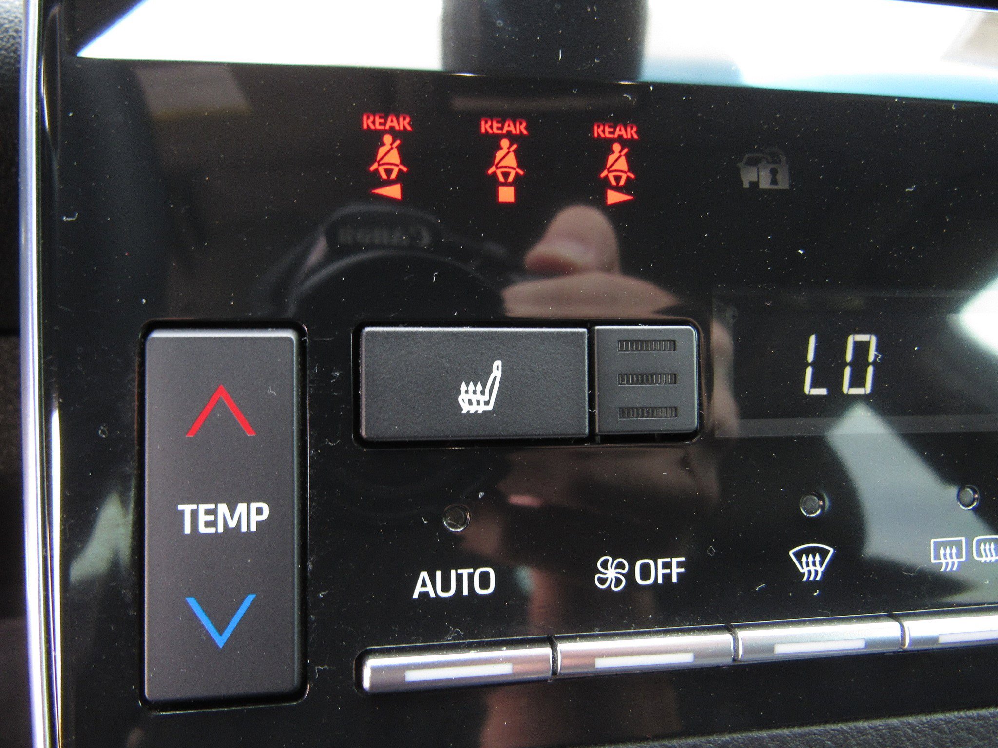 Used 2021 Toyota Avalon XSE w/ Carpet Mat Package (TMS) FWD image 21