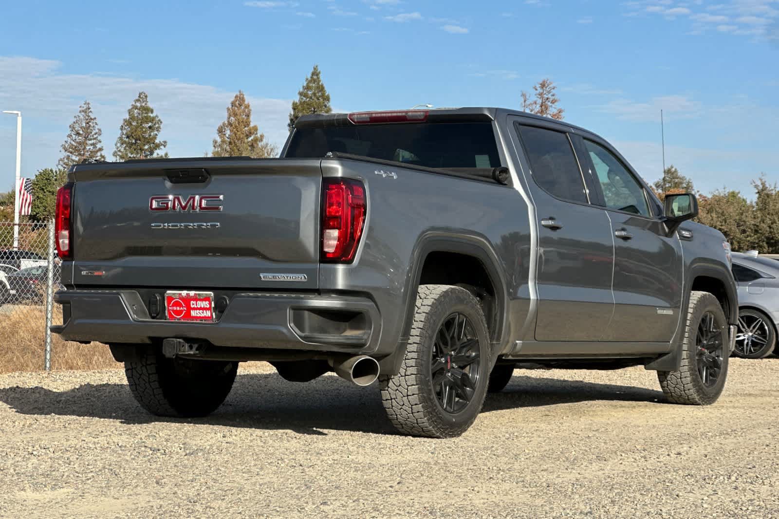 Used 2021 GMC Sierra 1500 Elevation AWD/4WD image 2
