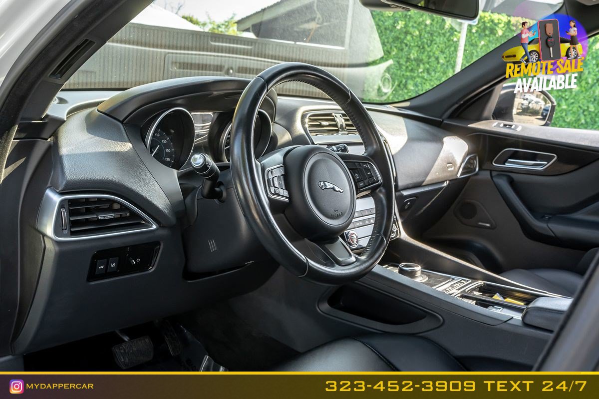 Used 2018 Jaguar F-PACE Premium AWD/4WD image 10