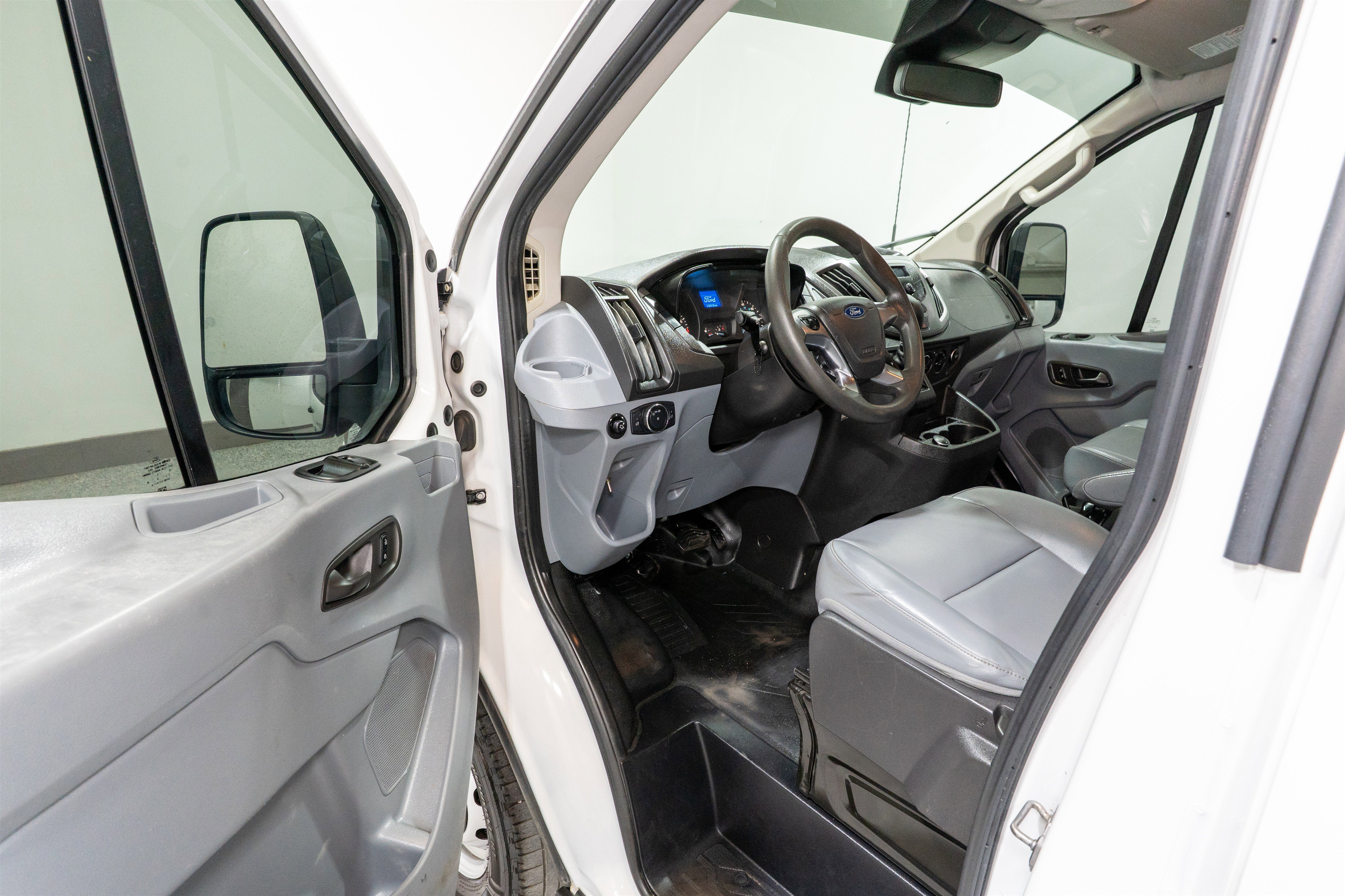 Used 2019 Ford Transit 150 130 Low Roof RWD image 13