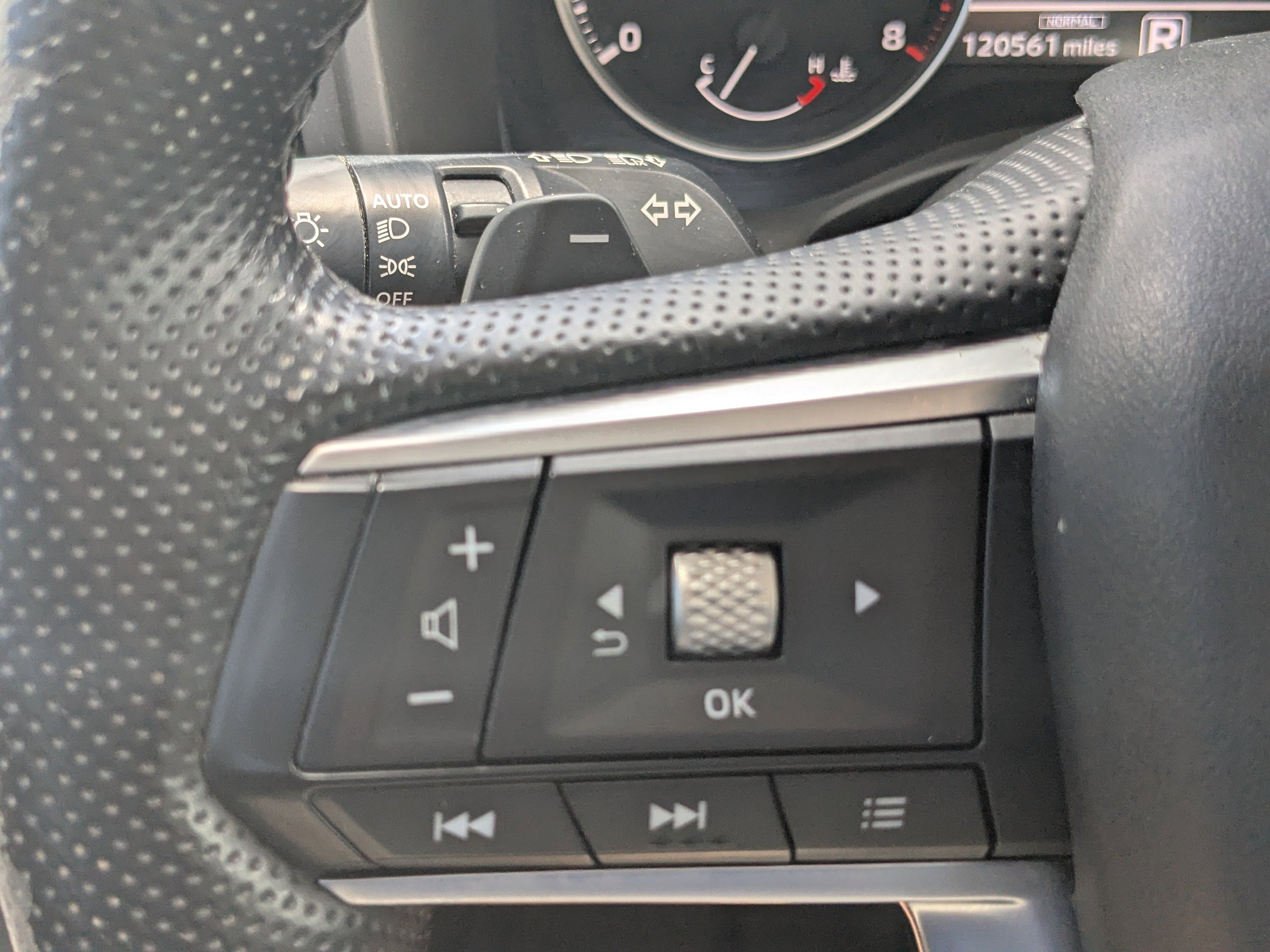 Used 2022 Mitsubishi Outlander SE FWD image 25