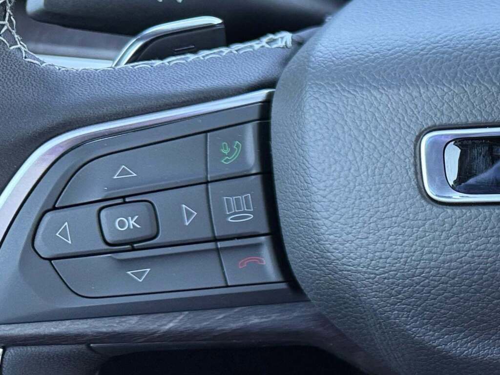 New 2025 Jeep Grand Cherokee L Limited w/ Black Appearance Package image 40