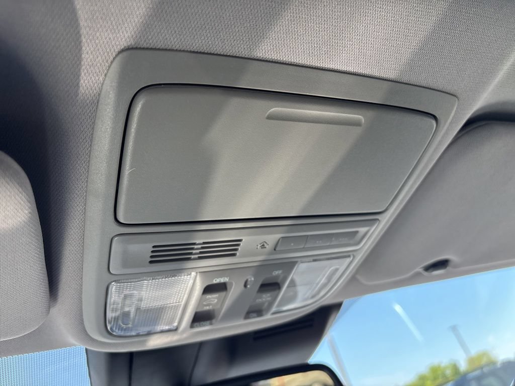 Used 2018 Honda CR-V Touring image 19