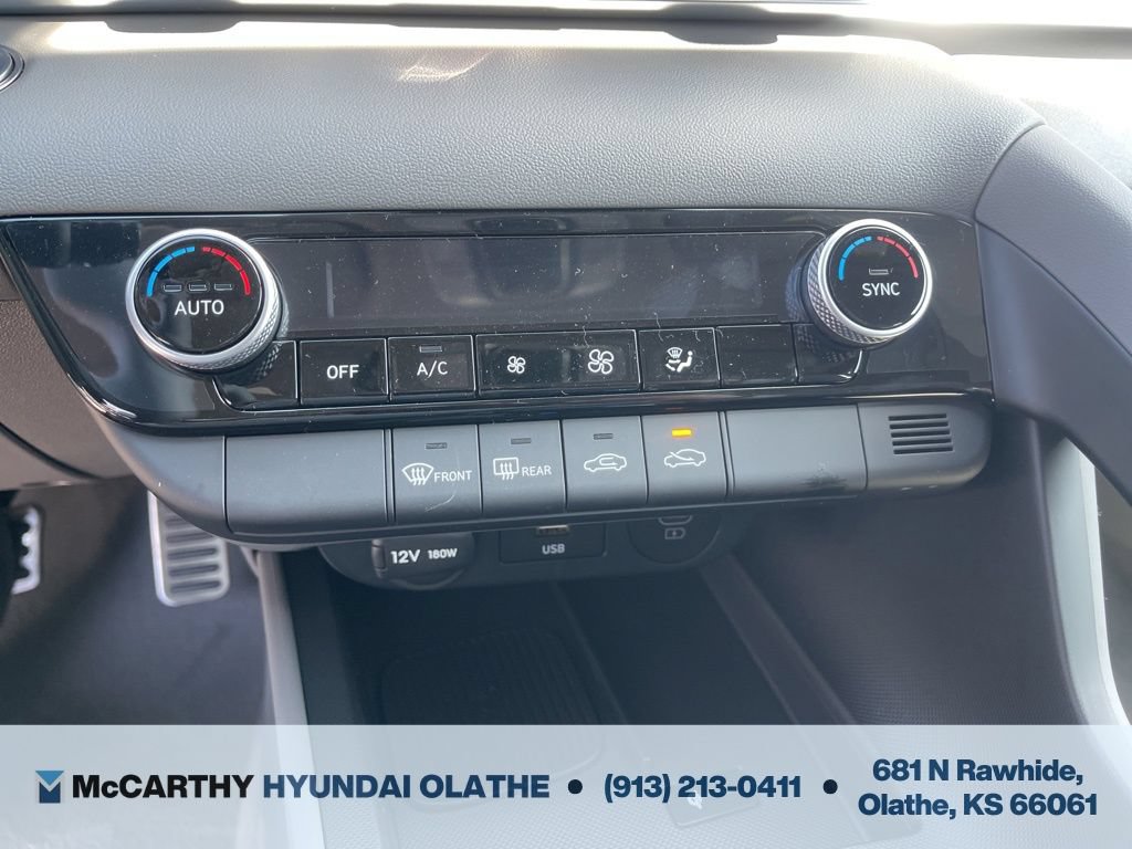 Used 2025 Hyundai Elantra Sport FWD image 21