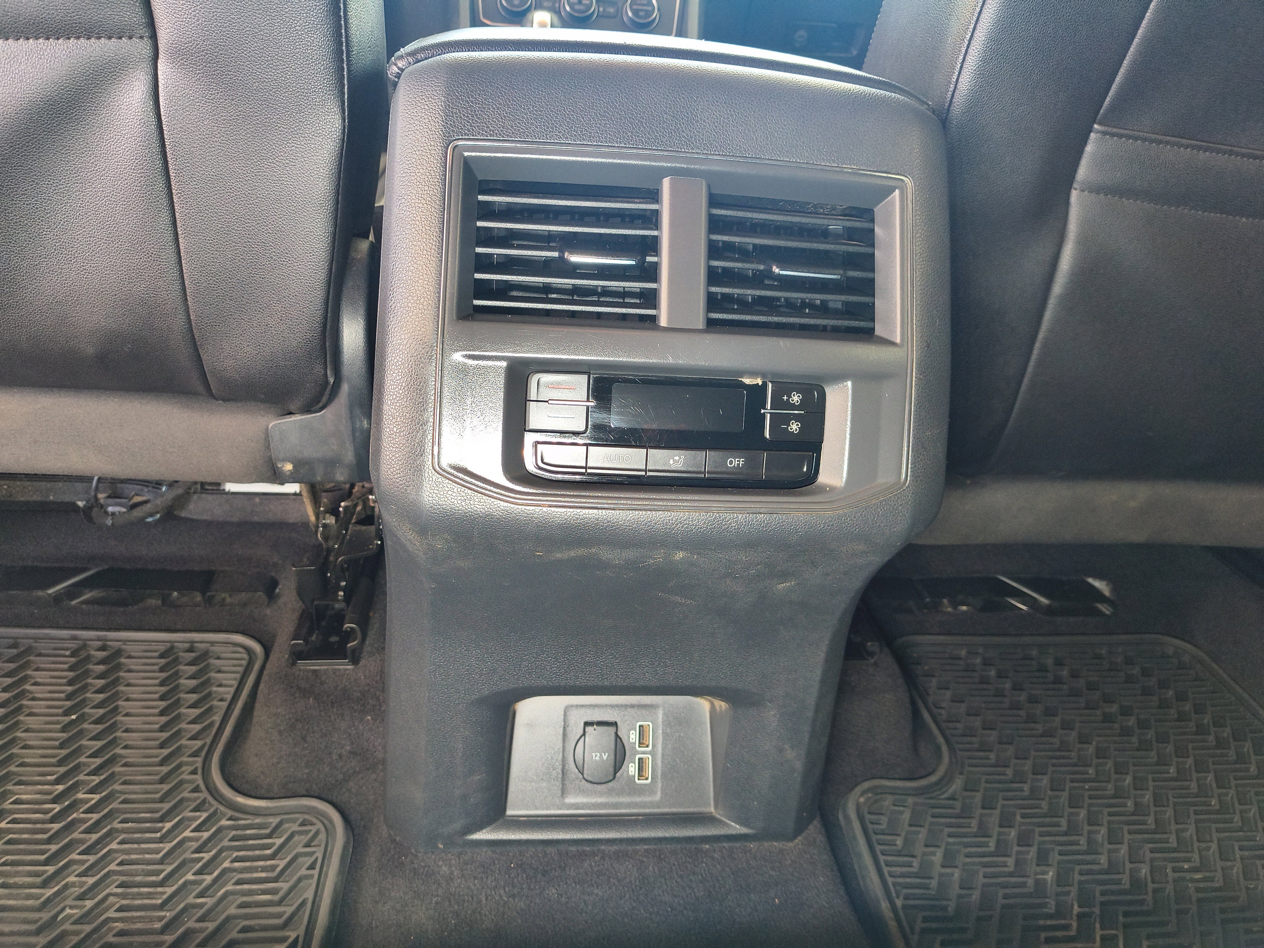 Used 2018 Volkswagen Atlas SE image 24