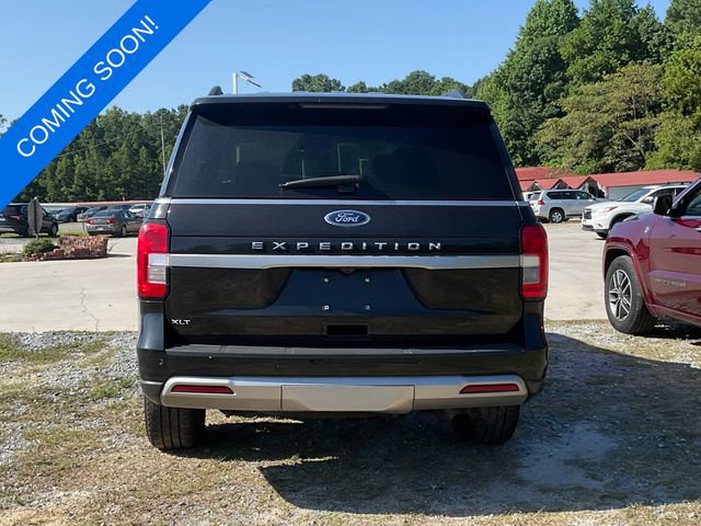 Used 2023 Ford Expedition XLT image 2