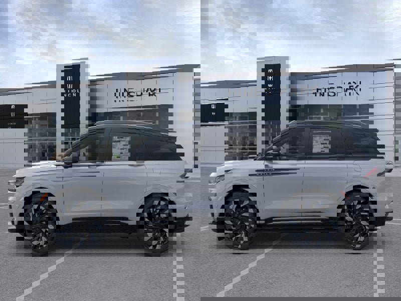 New 2026 Lincoln Nautilus Reserve w/ Jet Appearance Package image 3