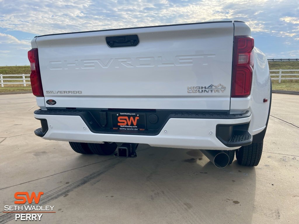New 2026 Chevrolet Silverado 3500 High Country w/ Technology Package image 4