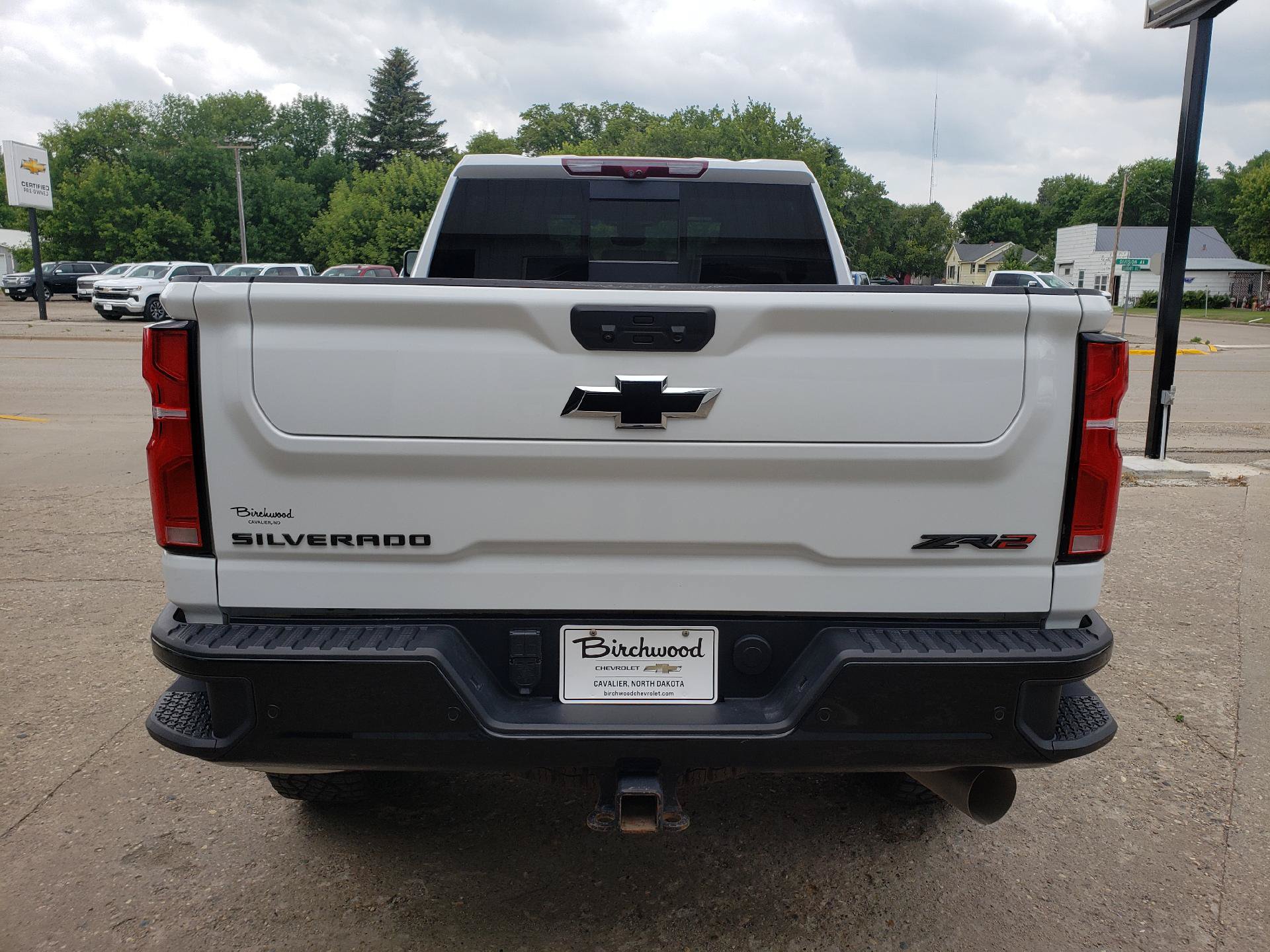 Used 2024 Chevrolet Silverado 2500 ZR2 w/ Technology Package AWD/4WD image 4