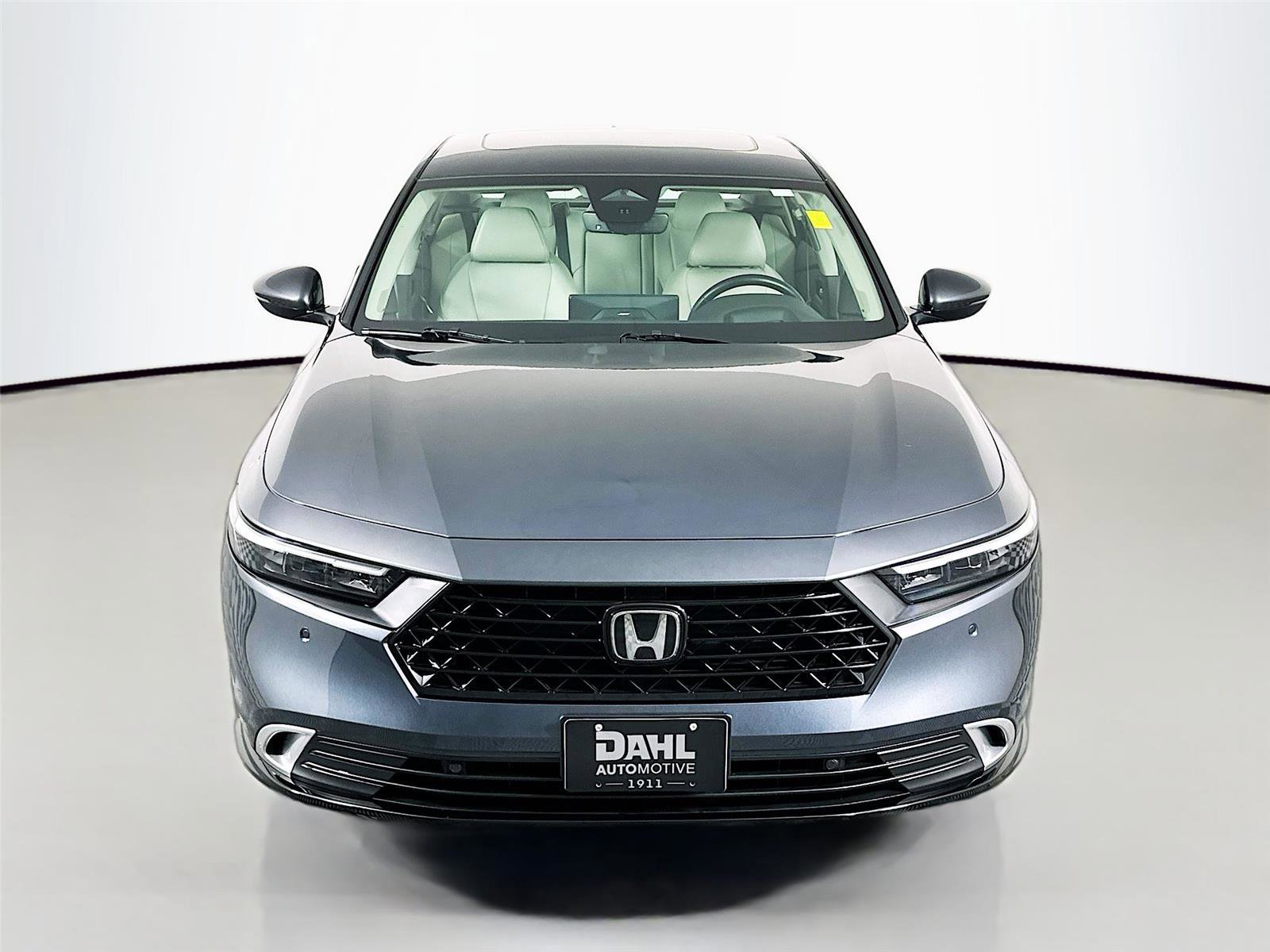 Used 2023 Honda Accord Touring image 3