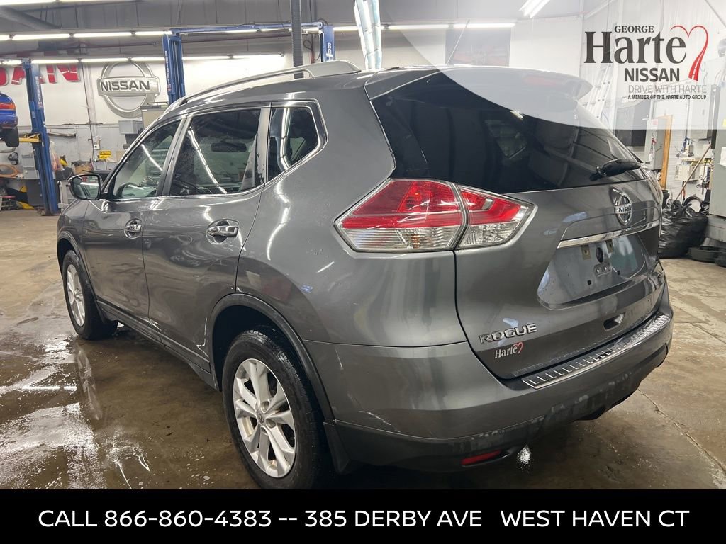 Used 2016 Nissan Rogue SV image 3