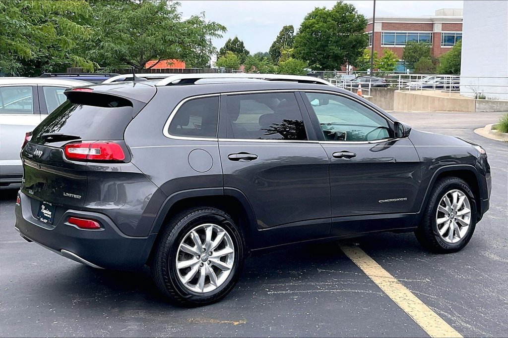 Used 2016 Jeep Cherokee Limited AWD/4WD image 17