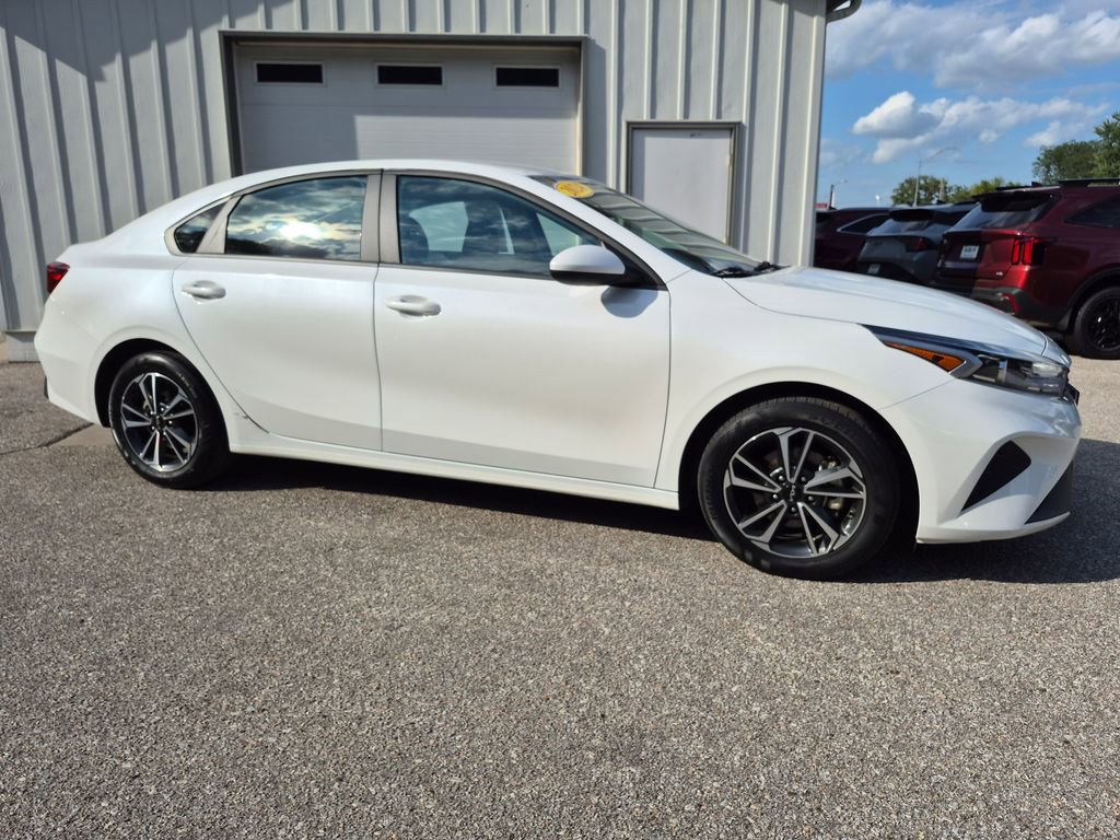 Used 2024 Kia Forte LXS image 4