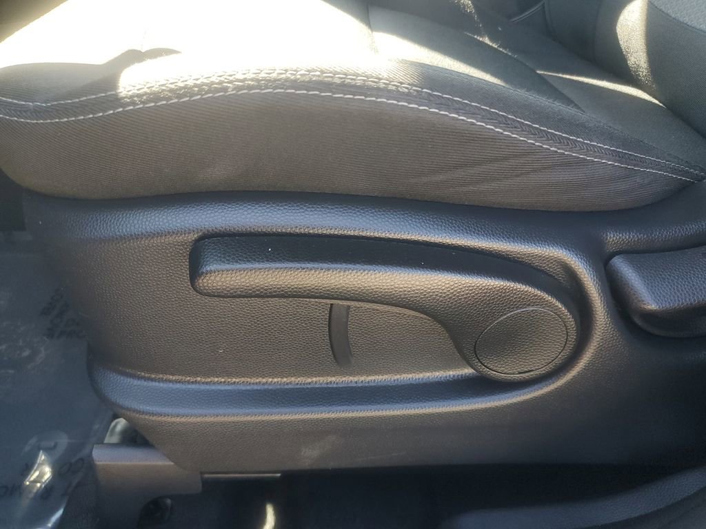 Used 2019 Kia Soul + FWD image 13