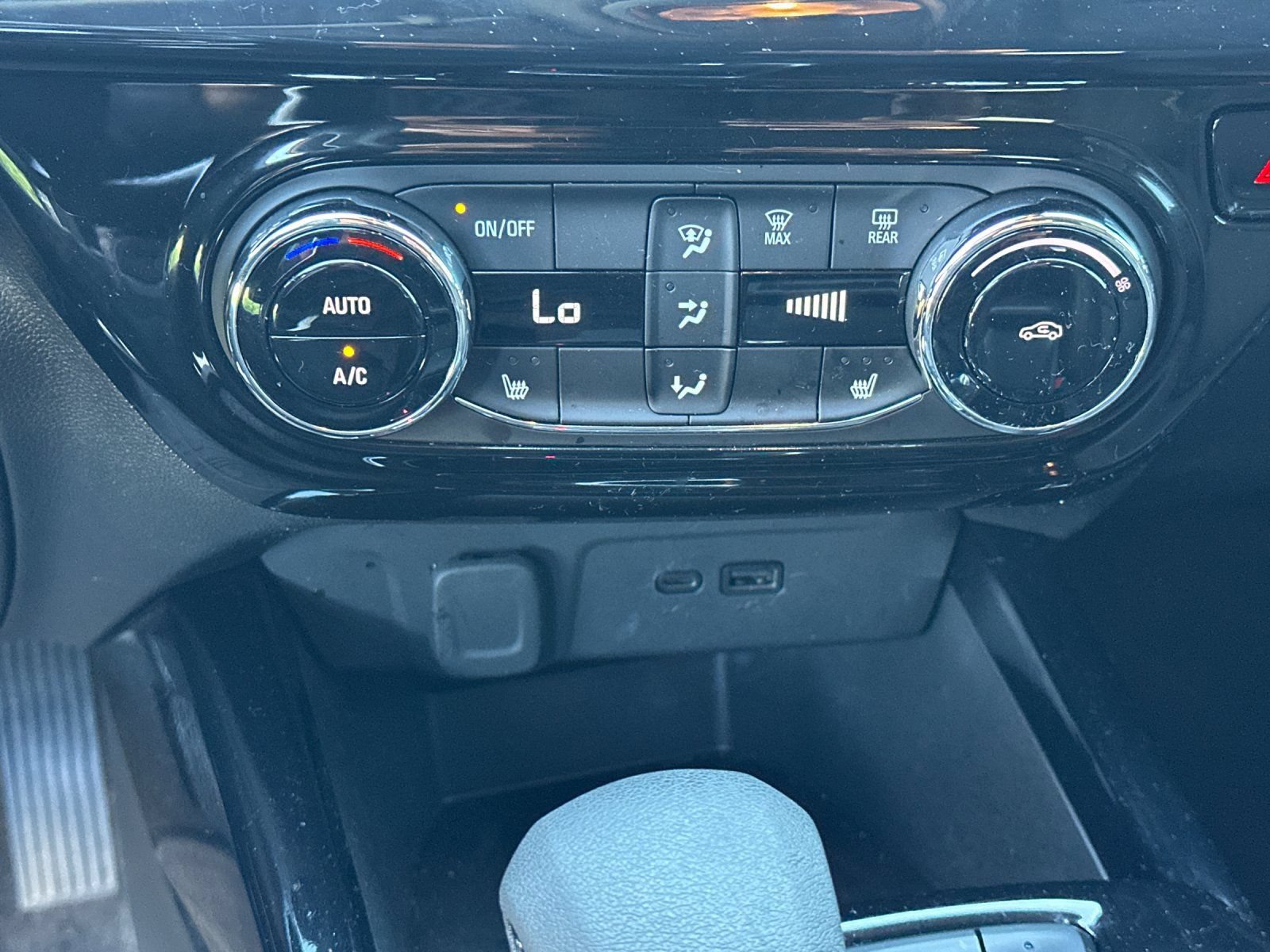 Used 2024 Chevrolet Trax ACTIV w/ Driver Confidence Package FWD image 19
