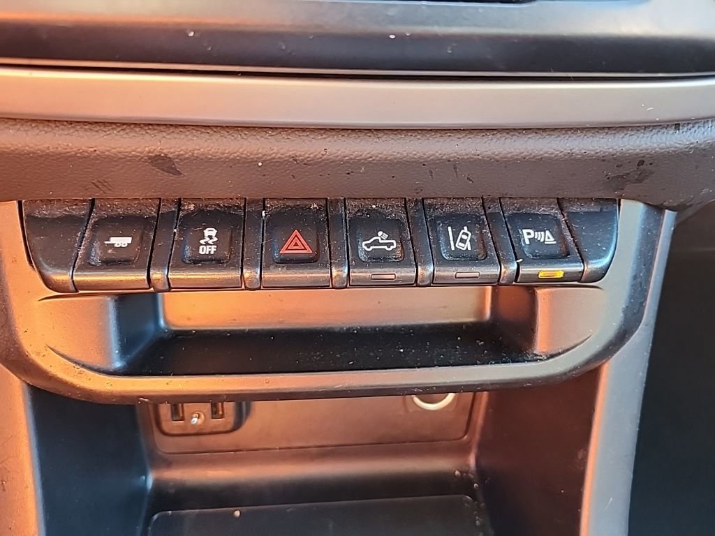 Used 2022 Chevrolet Colorado LT w/ Safety Package AWD/4WD image 32