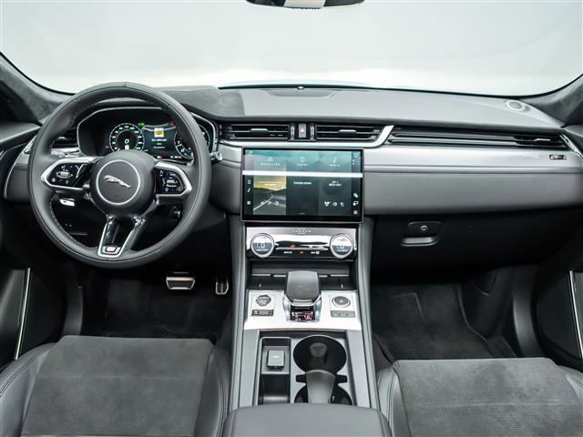 New 2026 Jaguar F-PACE SVR 575 Edition image 22