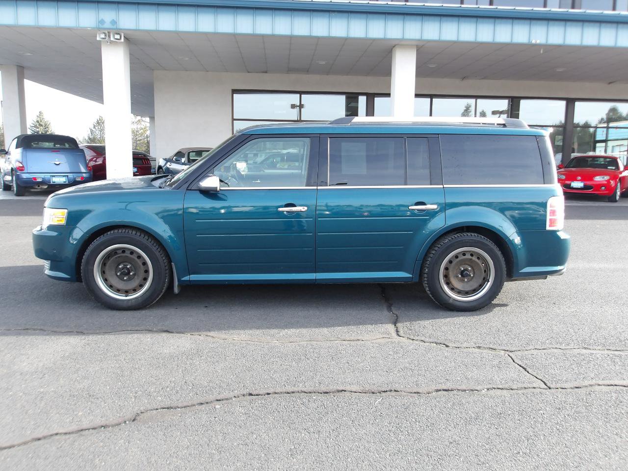 Used 2011 Ford Flex Limited w/ Rapid Spec Order Code AWD/4WD image 2