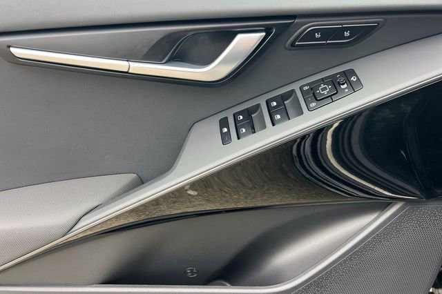 Used 2025 Kia Niro Wave image 14