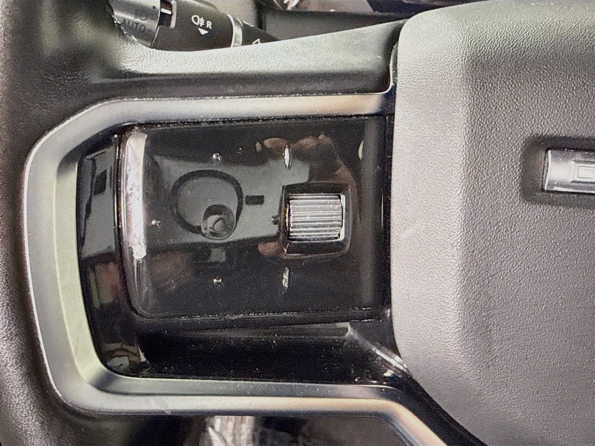 Used 2022 Land Rover Discovery Sport S AWD/4WD image 14