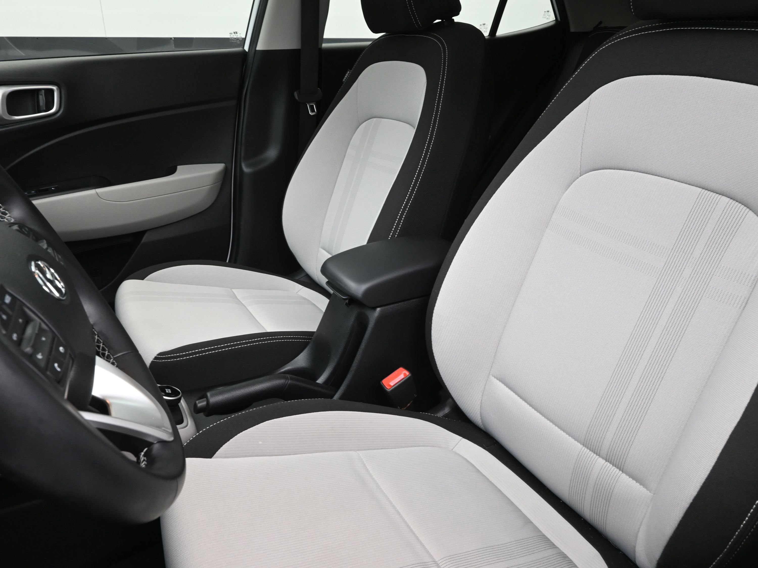 Certified 2022 Hyundai Venue SEL image 11