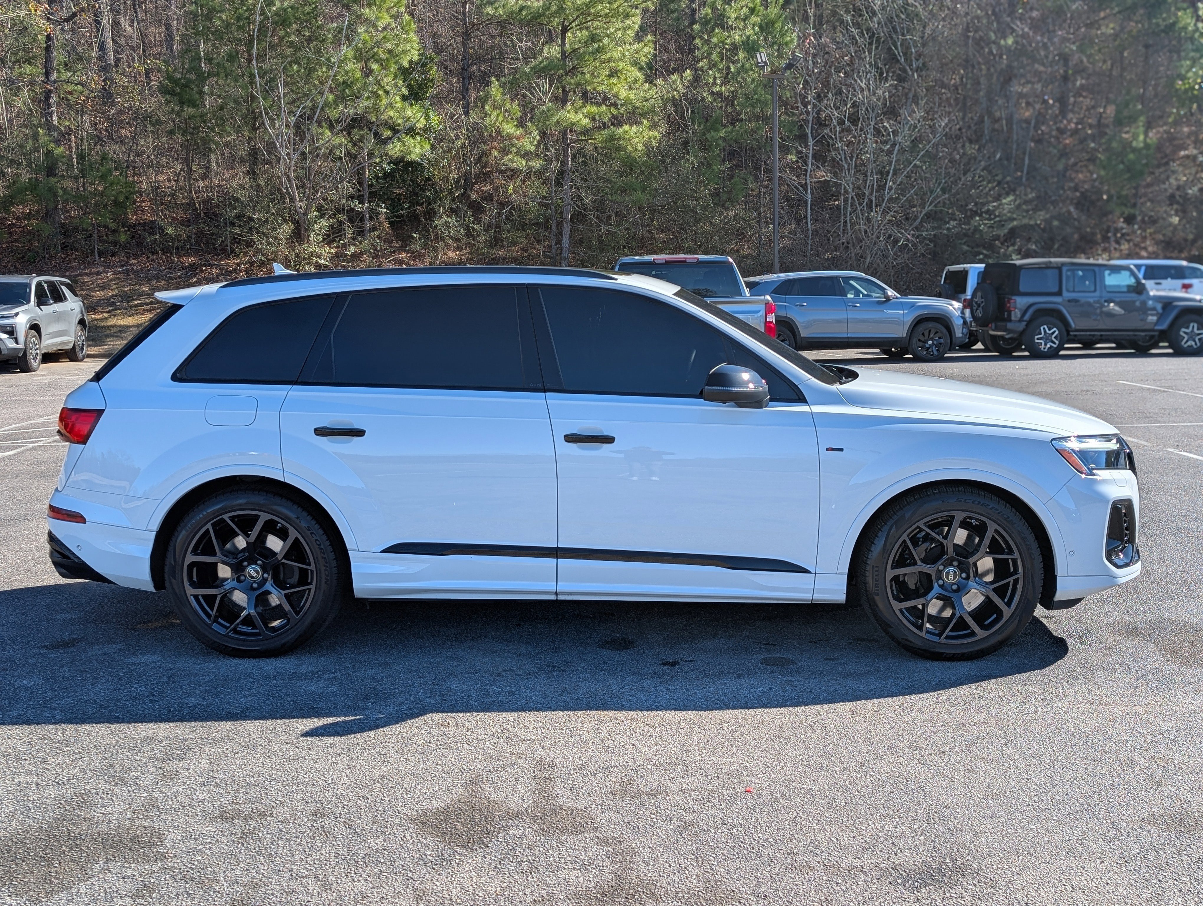 Used 2025 Audi SQ7 Premium Plus w/ Executive Package image 10