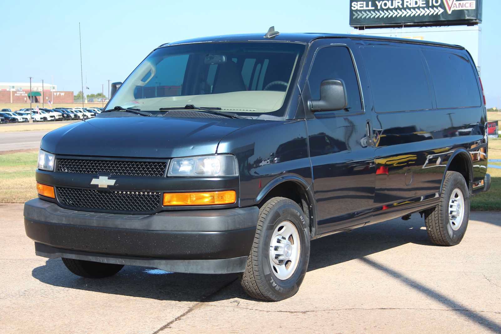 Used 2019 Chevrolet Express 2500 w/ Driver Convenience Package RWD image 3