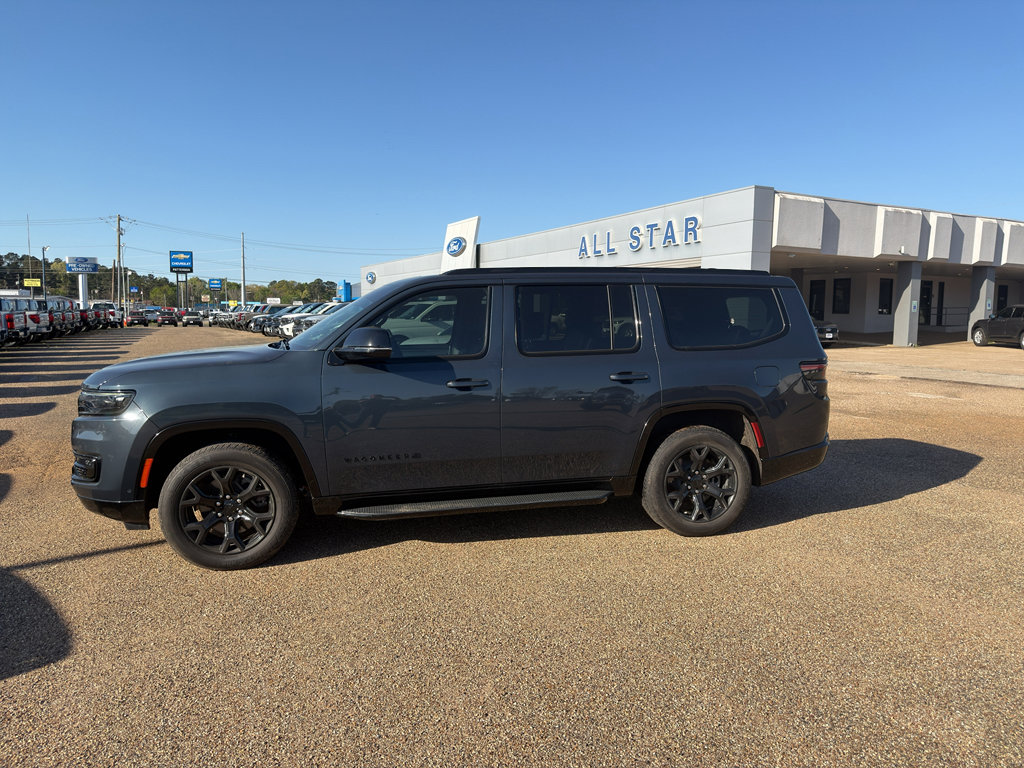 Used 2023 Jeep Wagoneer Series II image 2