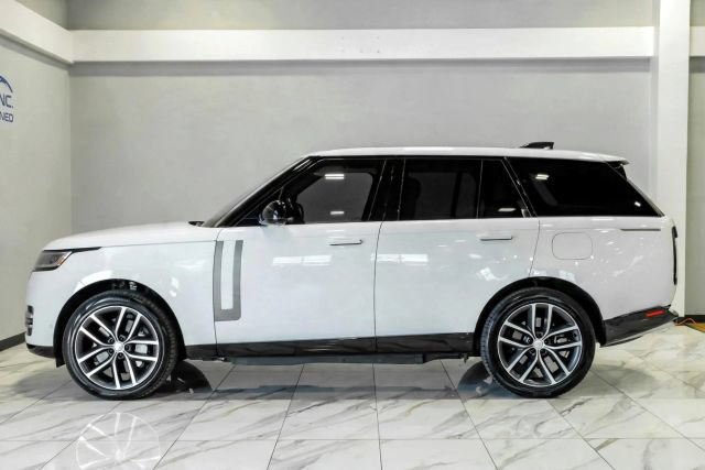 Used 2025 Land Rover Range Rover SE AWD/4WD image 15