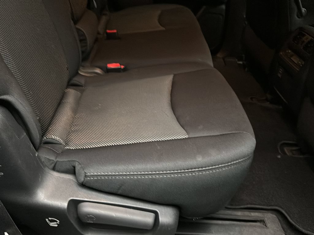 Used 2018 Nissan Pathfinder SV AWD/4WD image 19