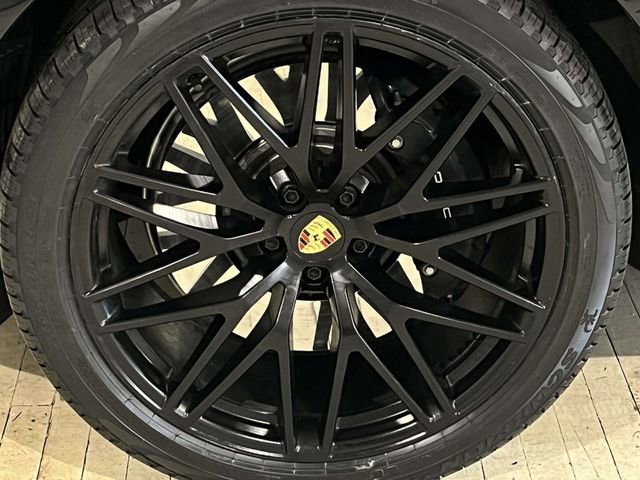 Certified 2023 Porsche Macan GTS image 11