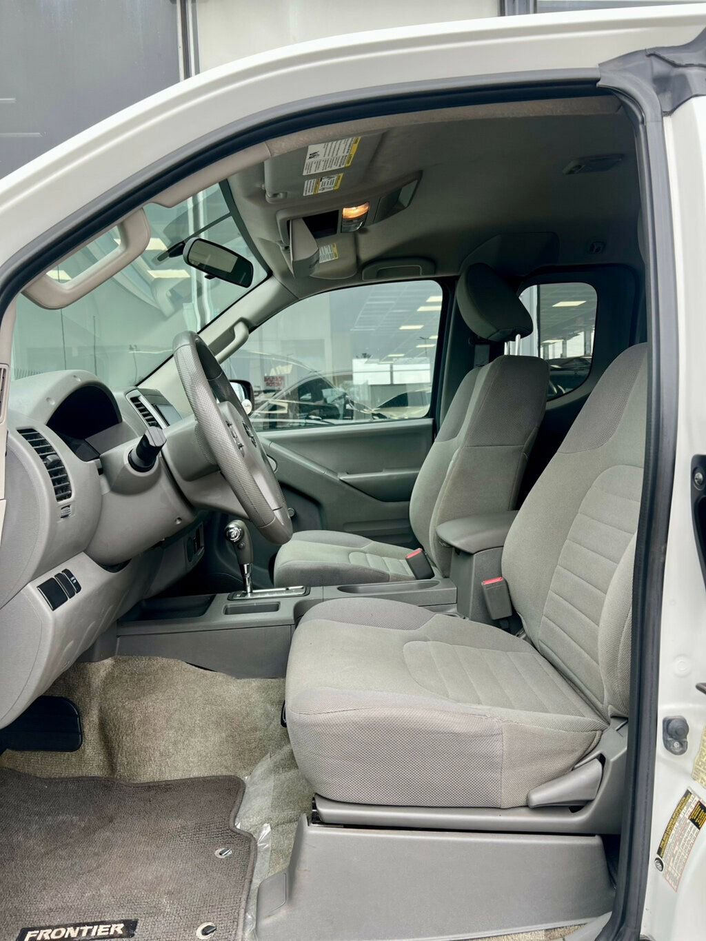 Used 2015 Nissan Frontier S image 12