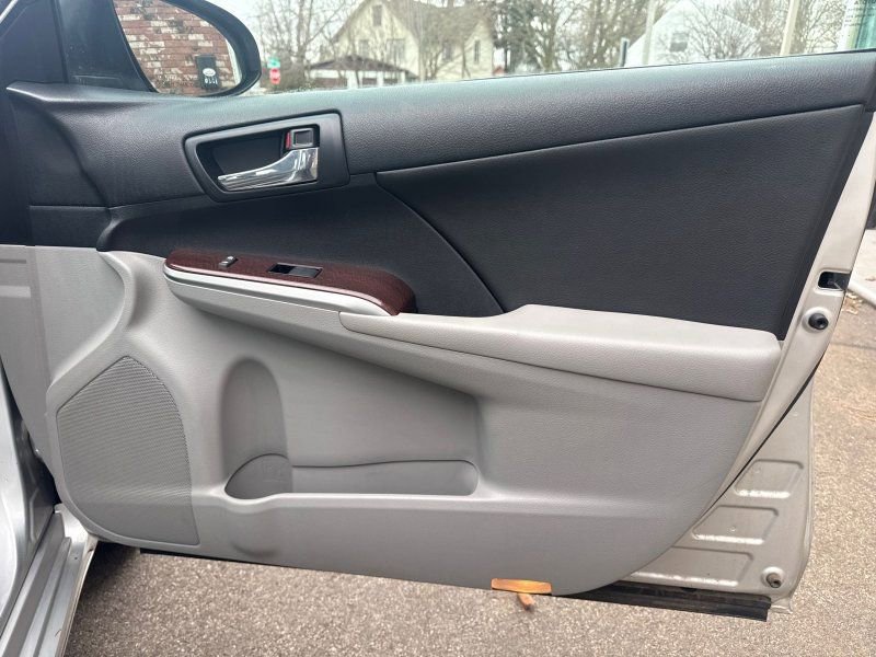 Used 2013 Toyota Camry XLE image 13