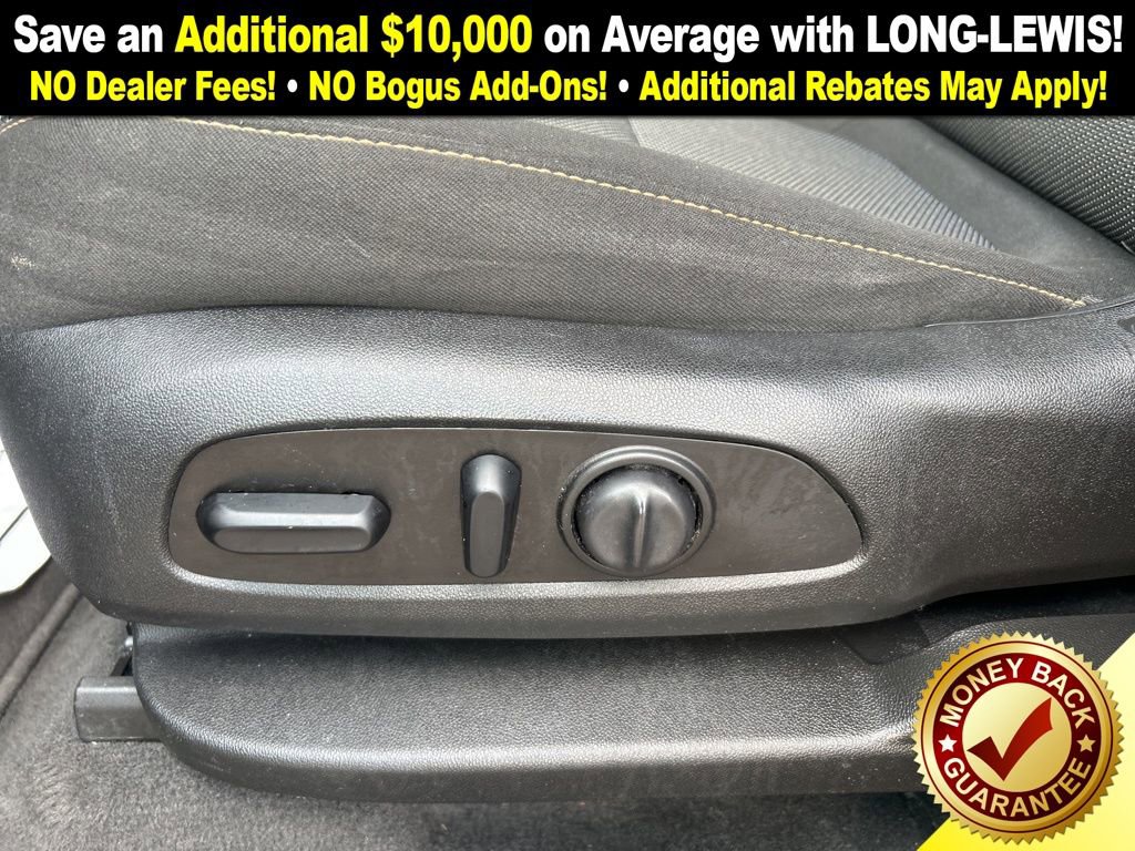 Used 2020 Chevrolet Traverse LT image 16